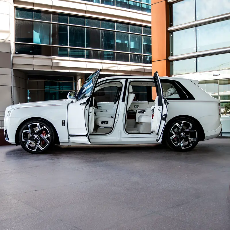 2025  ROLLS ROYCE CULLINAN BLACK BADGE ( BRAND NEW ) - Image 6