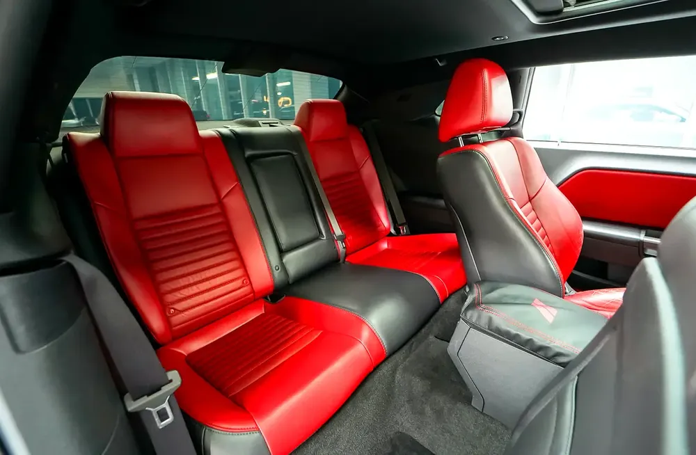 Low Kms Dodge Challenger Rallye 2014 GCC Specs | Accidents Free | Agency Maintained - Image 11