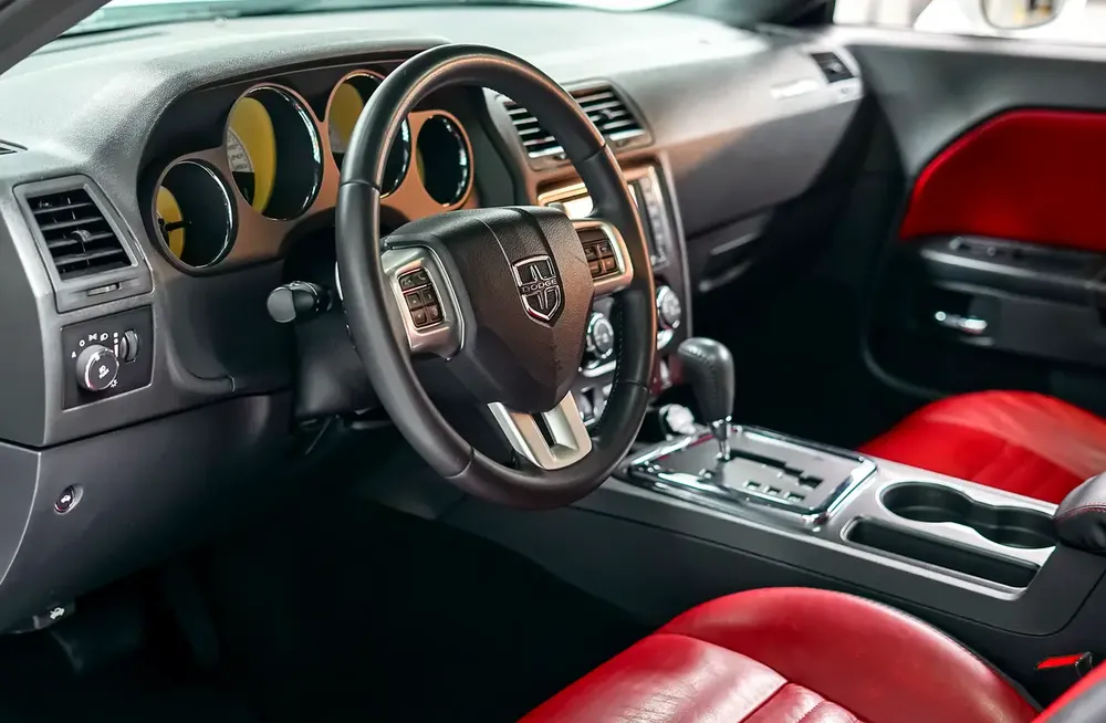 Low Kms Dodge Challenger Rallye 2014 GCC Specs | Accidents Free | Agency Maintained - Image 8