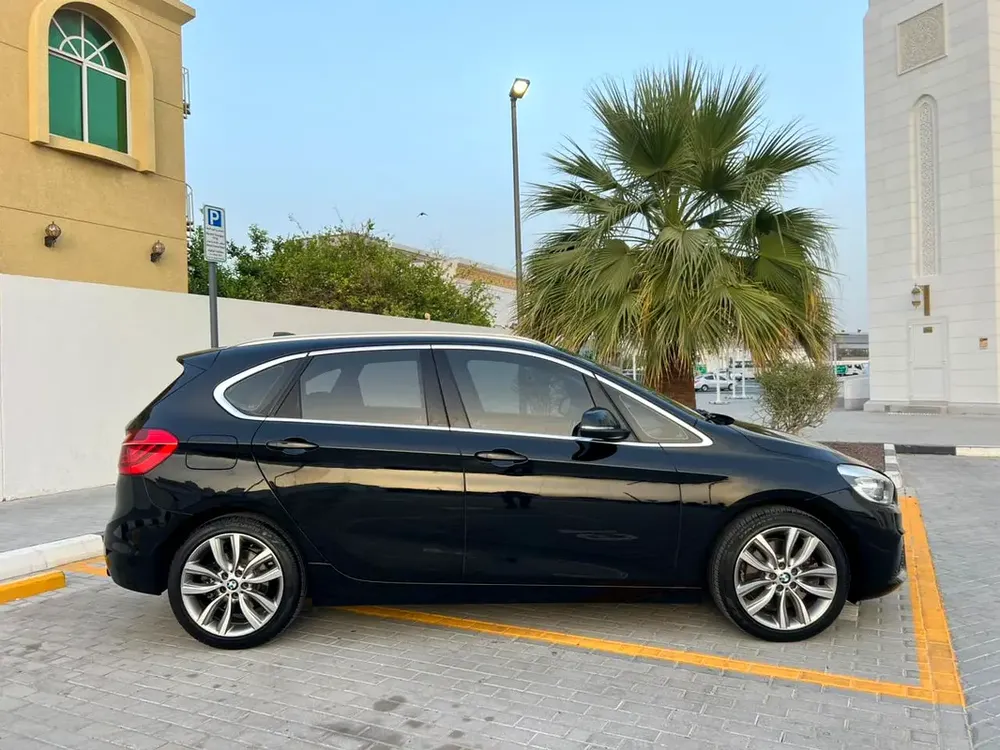 GCC 2015 BMW 225i 2.0L  | FULL OPTION | Twin Power Turbo | Excellent Condition - Image 4