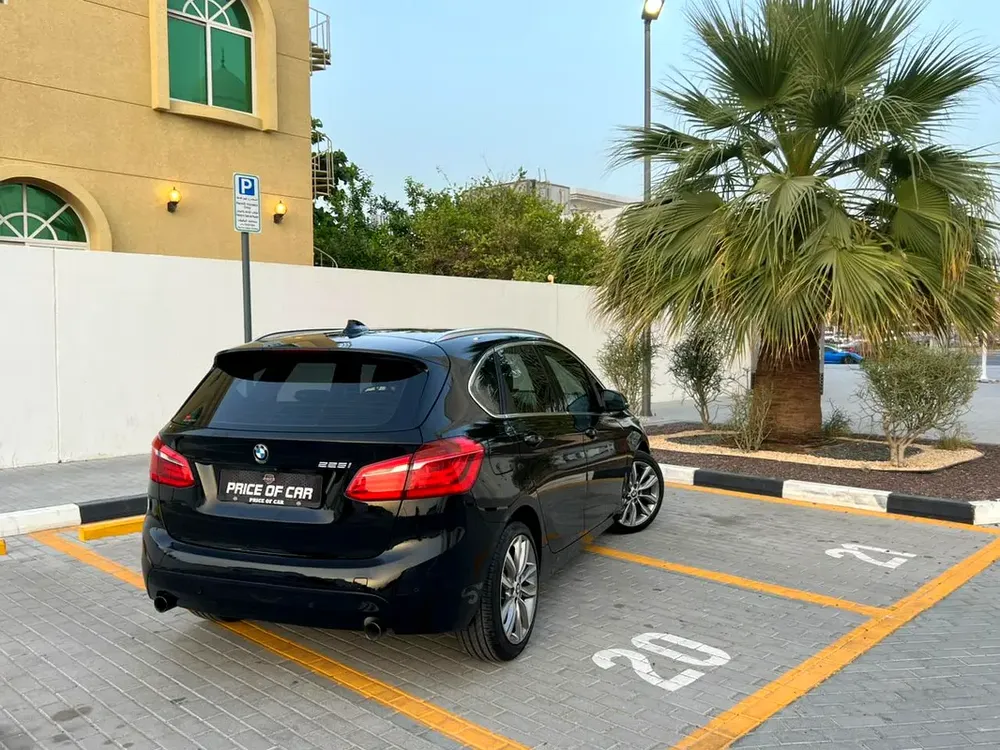 GCC 2015 BMW 225i 2.0L  | FULL OPTION | Twin Power Turbo | Excellent Condition - Image 6