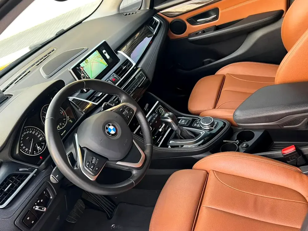 GCC 2015 BMW 225i 2.0L  | FULL OPTION | Twin Power Turbo | Excellent Condition - Image 9