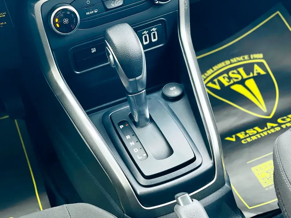 UNLIMITED MILEAGE WARRANTY / TREND + NAVIGATION + CAMERA + ALLOY WHEELS + CAR PLAY /IN HOUSE FINANCE - Image 15