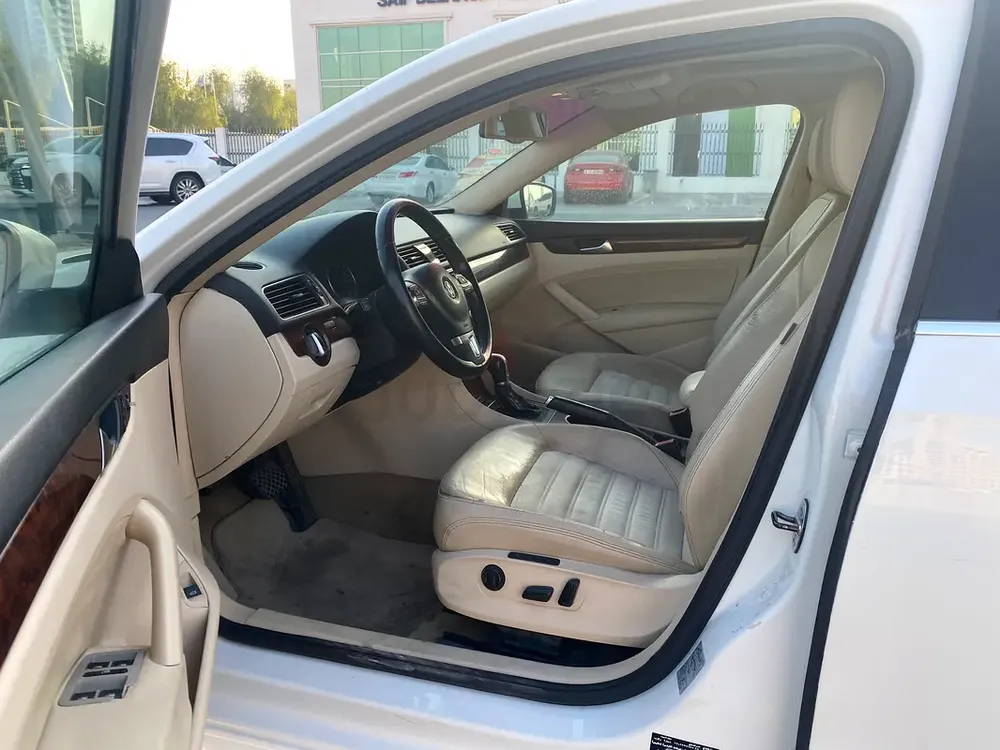 VOLKSWAGEN PASSAT 2014 GCC SPECS VERY GOOD CONDITION CAR SALE - Image 10