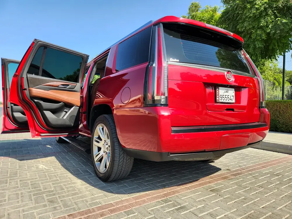 2015 Cadillac Escalade Platinum Luxury | GCC Specs | Top Condition - Image 8