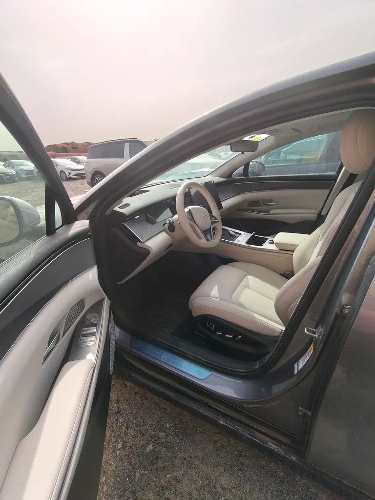 BYD Han L DM-i Radar Flagship 200KM – Intelligent Luxury Hybrid Sedan - Image 5