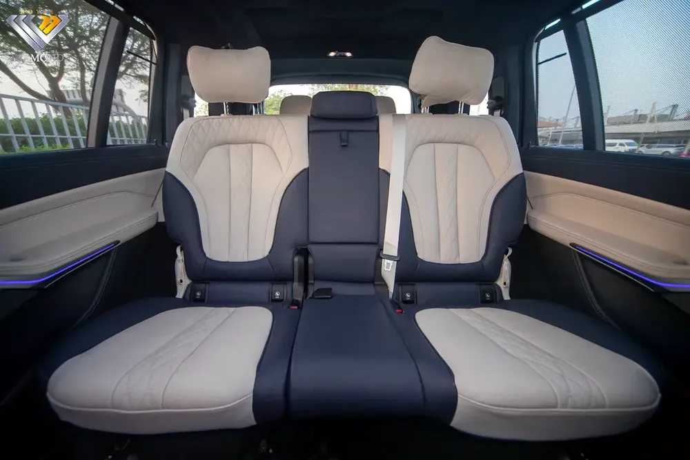 BMW X7 X Drive 40i M kit GCC 2020 Free Accident Full Service From Agency bank installment available - Image 16