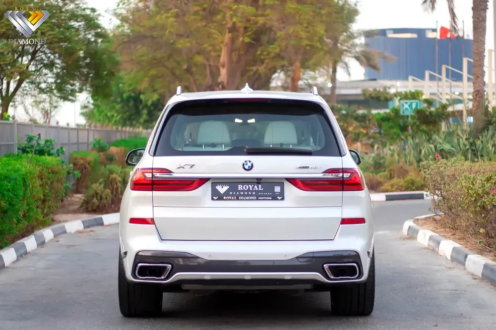 BMW X7 X Drive 40i M kit GCC 2020 Free Accident Full Service From Agency bank installment available - Image 4