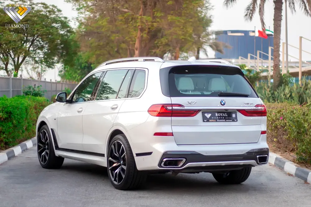BMW X7 X Drive 40i M kit GCC 2020 Free Accident Full Service From Agency bank installment available - Image 5