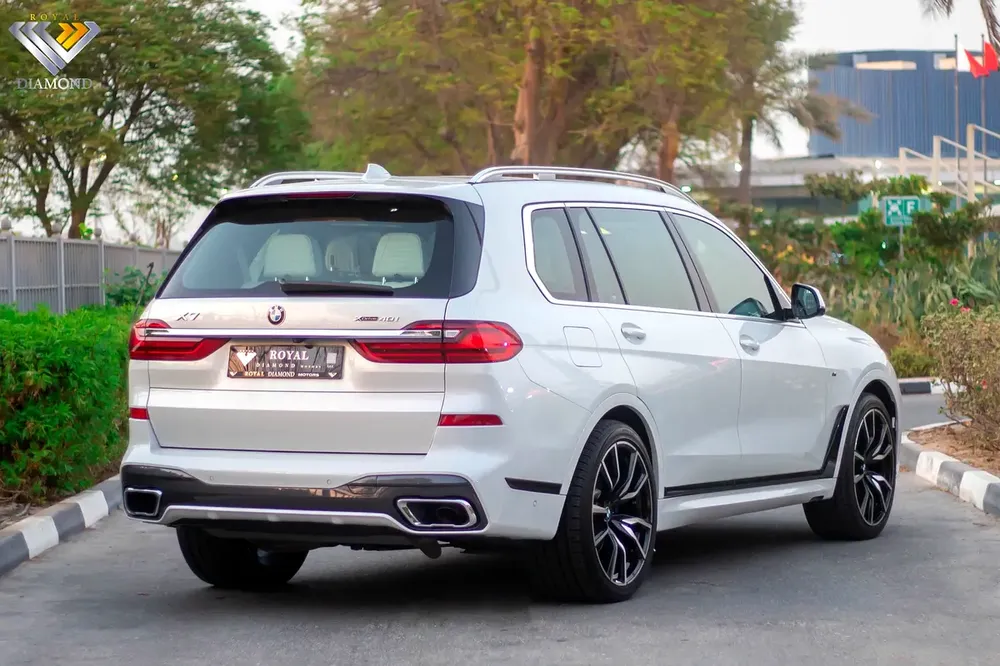 BMW X7 X Drive 40i M kit GCC 2020 Free Accident Full Service From Agency bank installment available - Image 6