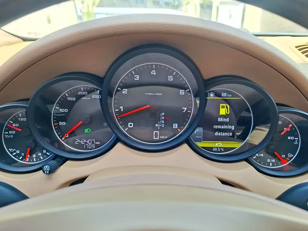 Inspected Car | 2013 Porsche Cayenne  | GCC Specs | Ref#454855 - Image 15