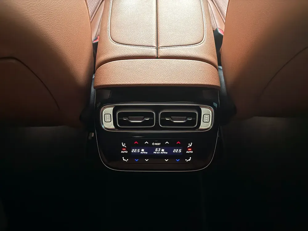 Mercedes Benz S400d AMG 4matic Under Warranty Till 2028 - Image 18