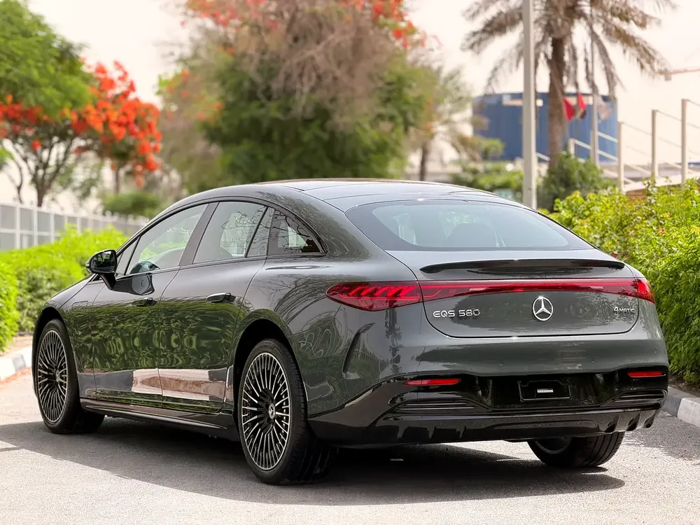 Mercedes-Benz EQS 580 4MATIC 2024 Under Mercedes Warranty (GCC – Full Option – Ultra Premium Spec) - Image 10