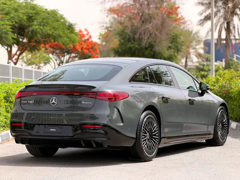 Mercedes-Benz EQS 580 4MATIC 2024 Under Mercedes Warranty (GCC – Full Option – Ultra Premium Spec) - Image 7