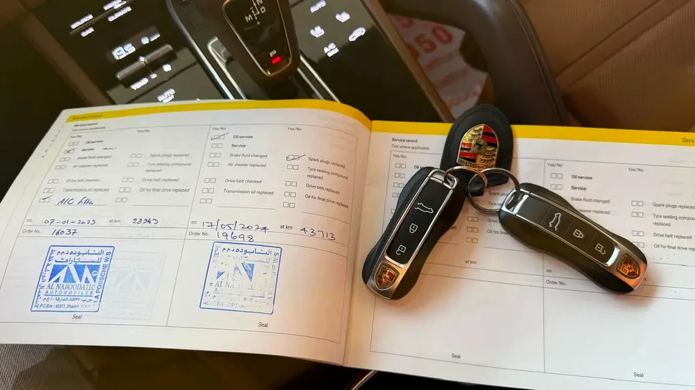 Porsche cayenne coupe model 2023 gcc original paint بورش كايان كوب ٢٠٢٣ خليجي صبغ وكالة - Image 16