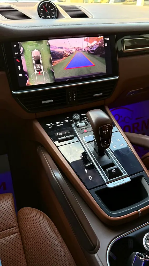 Porsche cayenne coupe model 2023 gcc original paint بورش كايان كوب ٢٠٢٣ خليجي صبغ وكالة - Image 17