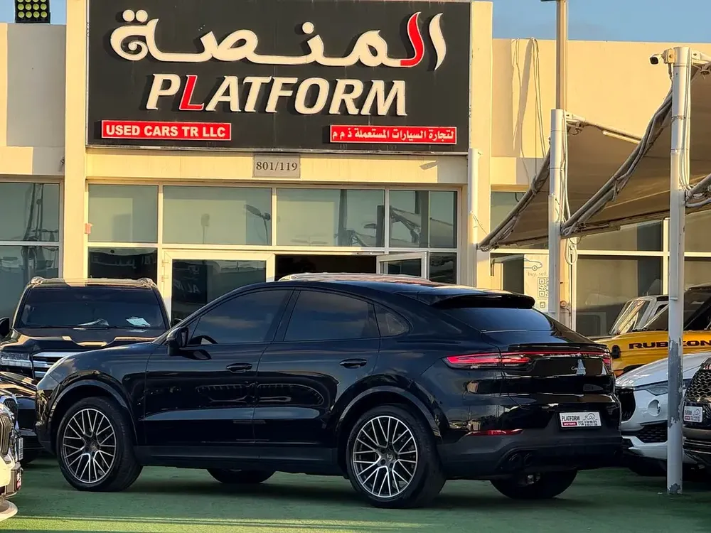 Porsche cayenne coupe model 2023 gcc original paint بورش كايان كوب ٢٠٢٣ خليجي صبغ وكالة - Image 4