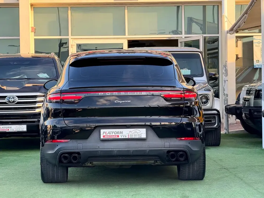 Porsche cayenne coupe model 2023 gcc original paint بورش كايان كوب ٢٠٢٣ خليجي صبغ وكالة - Image 6