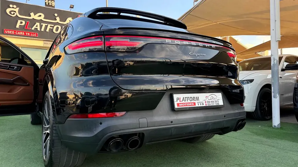 Porsche cayenne coupe model 2023 gcc original paint بورش كايان كوب ٢٠٢٣ خليجي صبغ وكالة - Image 7