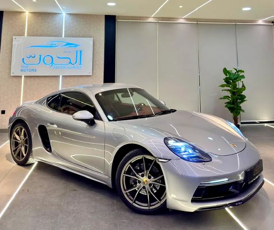 ELITE PORSCHE CAYMAN 718 ||  HIGH OPTIONS || GCC || ACCIDENTS FREE || LOW MILEAGE || NEW CONDITION - Image 13