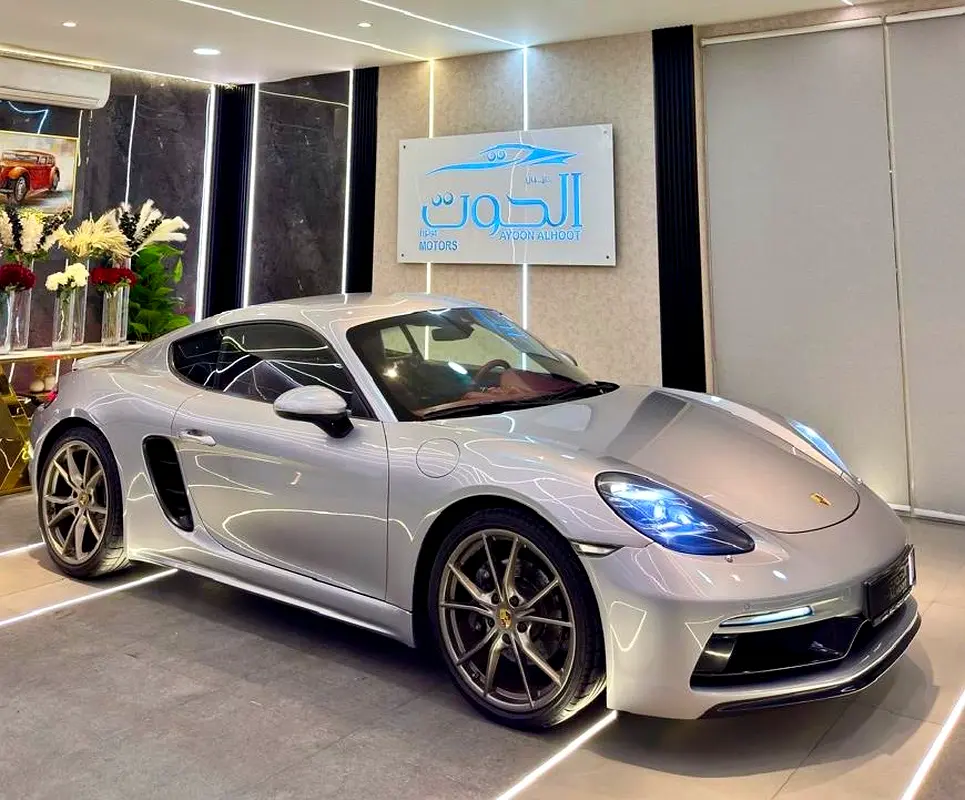 ELITE PORSCHE CAYMAN 718 ||  HIGH OPTIONS || GCC || ACCIDENTS FREE || LOW MILEAGE || NEW CONDITION - Image 9