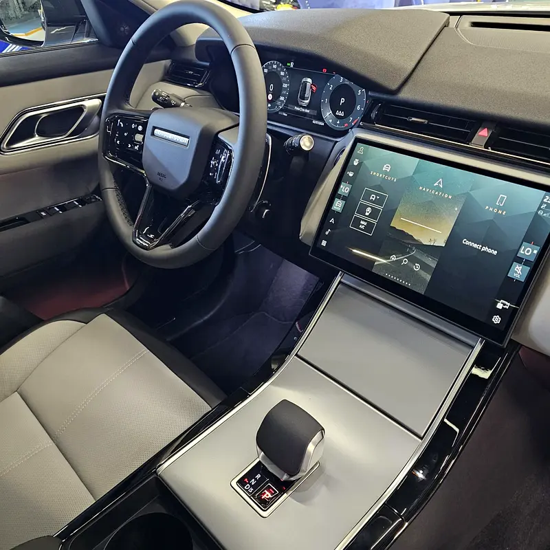OFFER PRICE I 2025 VELAR P250 S I 2 YEARS WARRANTY AND SERVICE CONTRACT UNLIMITED MILEAGE - Image 12