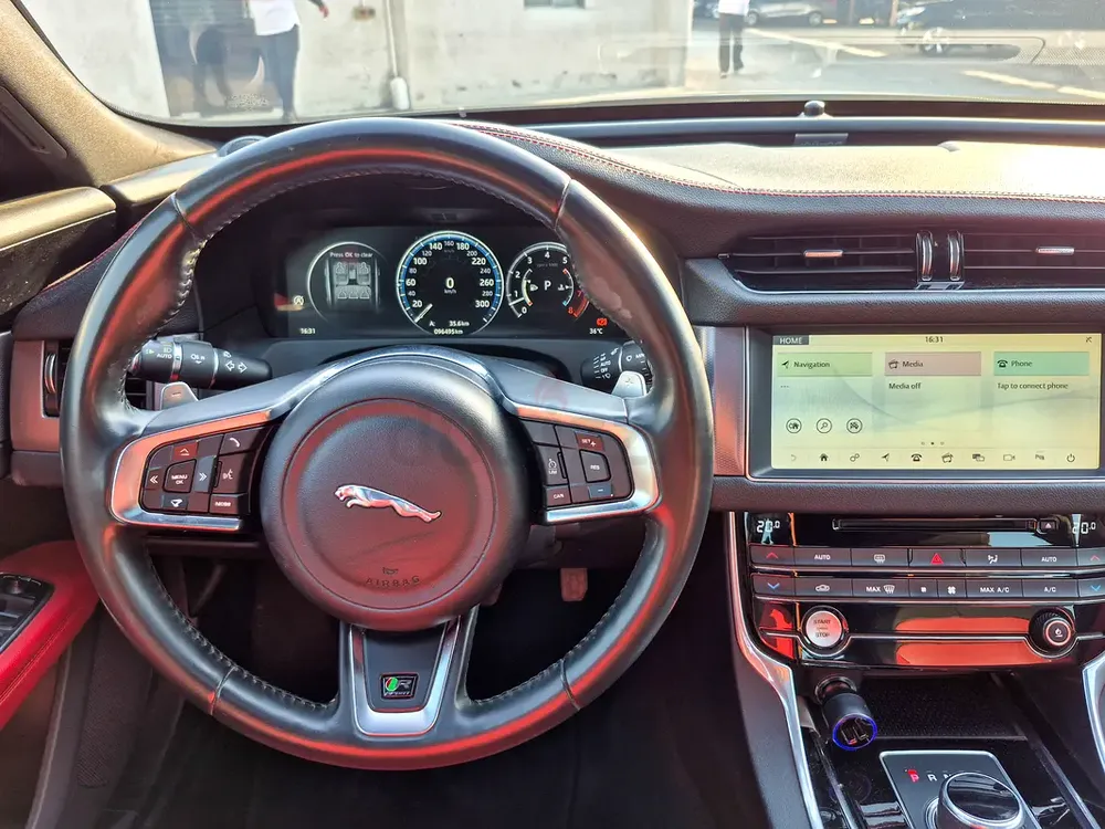 AED 836/month | 2018 Jaguar XF R-Sport | GCC Specs | Ref#366122 - Image 10
