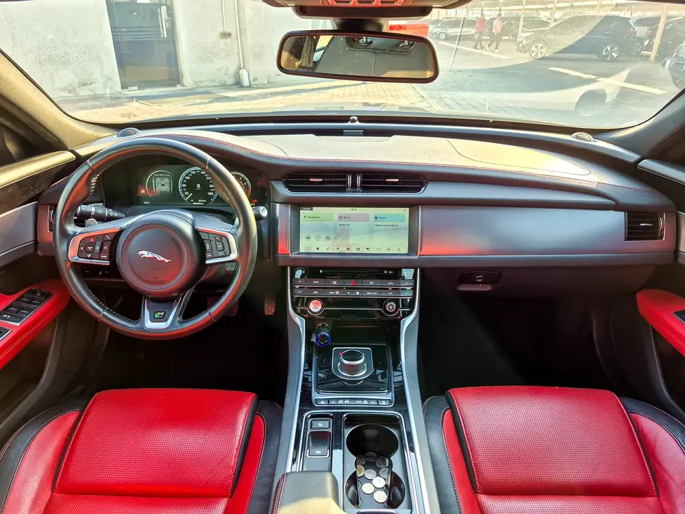 AED 836/month | 2018 Jaguar XF R-Sport | GCC Specs | Ref#366122 - Image 9