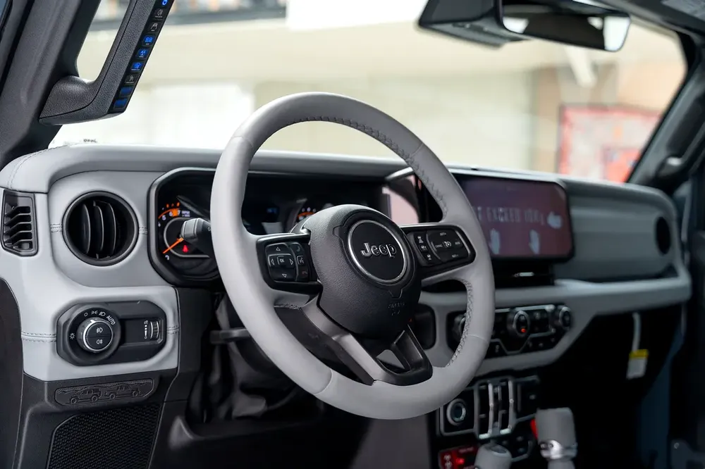 2024 Jeep Wrangler Rubicon 3.6L 1-of-1 Brand New - Dealer Warranty and Service - Image 17