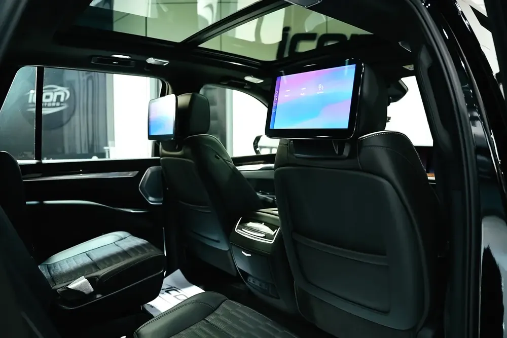 2025 Cadillac Escalade Sport Platinum | GCC Specs | Brand New - Image 10