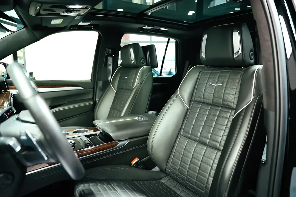 2025 Cadillac Escalade Sport Platinum | GCC Specs | Brand New - Image 13
