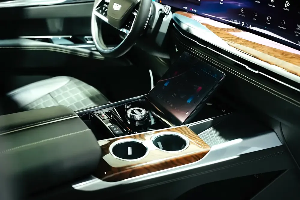 2025 Cadillac Escalade Sport Platinum | GCC Specs | Brand New - Image 15