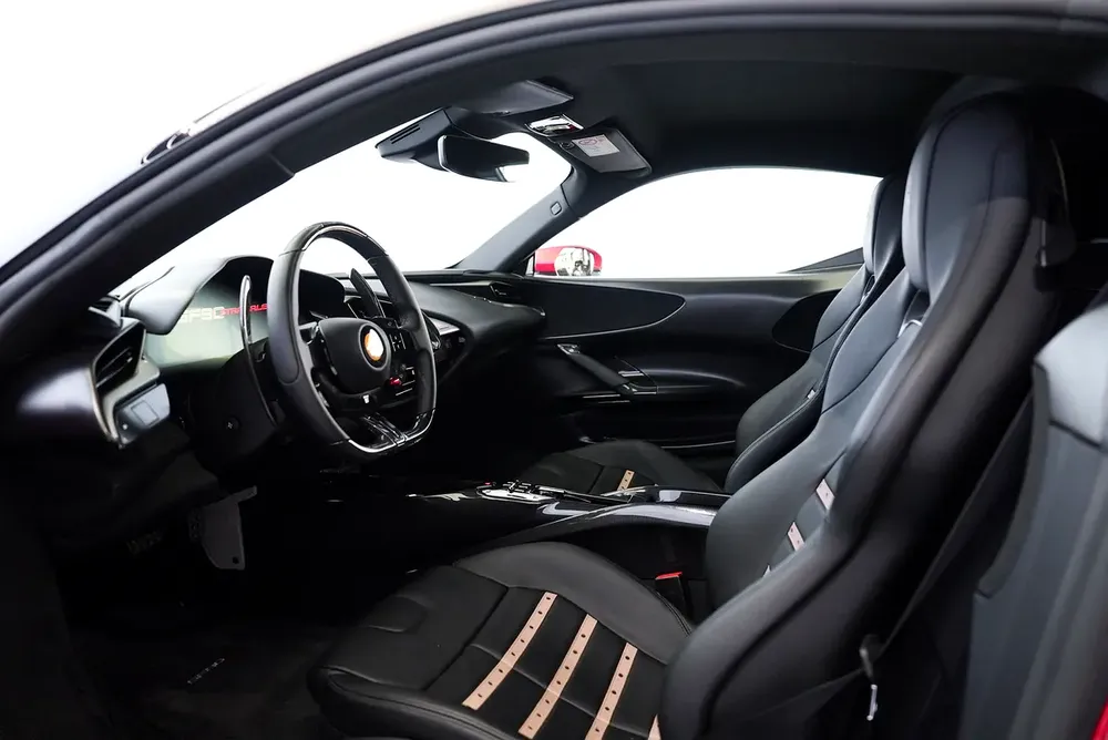 SF90 STRADALE | ASSETTO FIORANO | CARBON INTERIOR | CARBON EXTERIOR | SERVICE CONTRACT DEC 2028 - Image 15