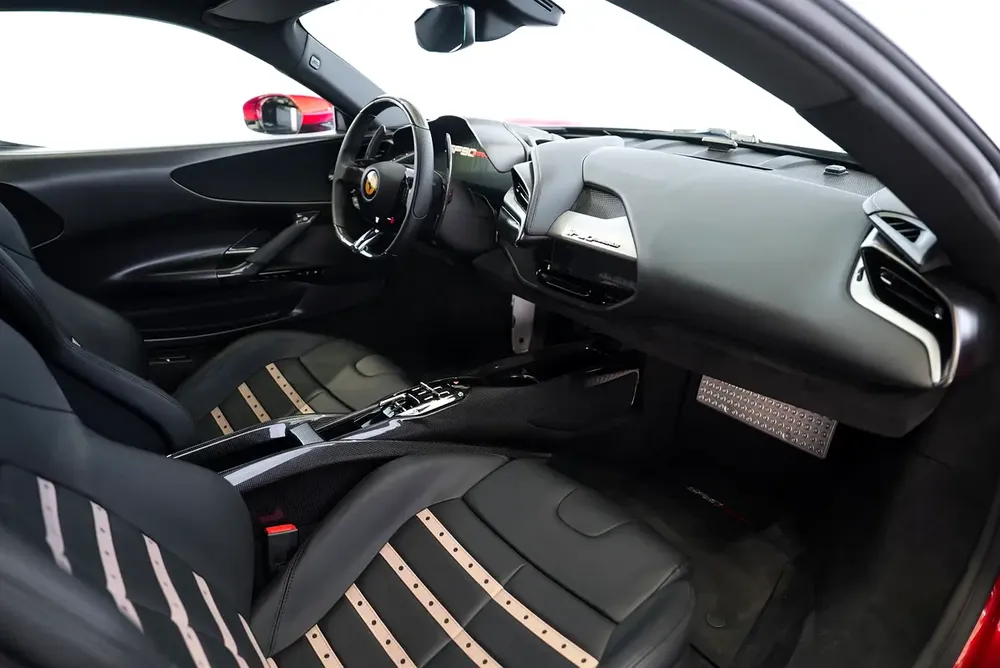 SF90 STRADALE | ASSETTO FIORANO | CARBON INTERIOR | CARBON EXTERIOR | SERVICE CONTRACT DEC 2028 - Image 16