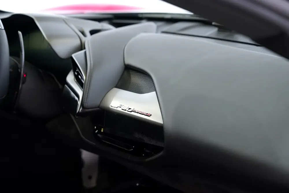 SF90 STRADALE | ASSETTO FIORANO | CARBON INTERIOR | CARBON EXTERIOR | SERVICE CONTRACT DEC 2028 - Image 18
