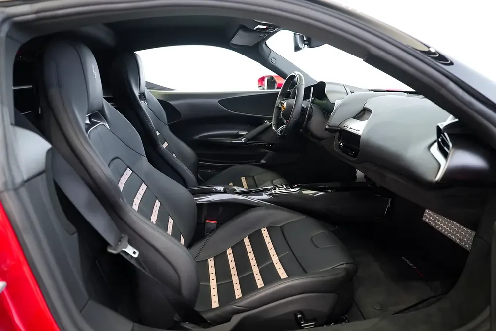 SF90 STRADALE | ASSETTO FIORANO | CARBON INTERIOR | CARBON EXTERIOR | SERVICE CONTRACT DEC 2028 - Image 20