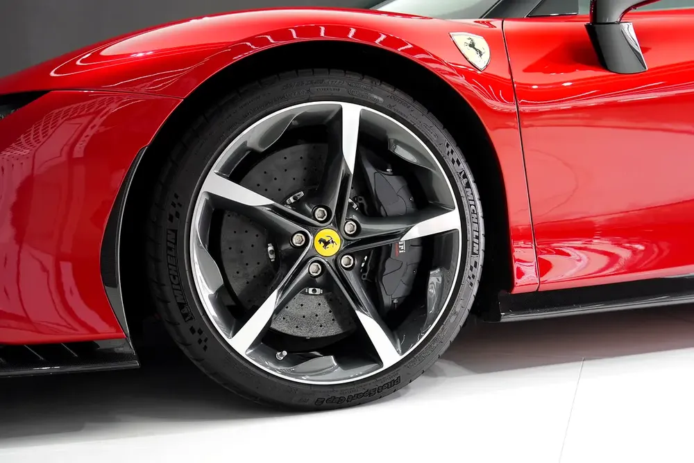 SF90 STRADALE | ASSETTO FIORANO | CARBON INTERIOR | CARBON EXTERIOR | SERVICE CONTRACT DEC 2028 - Image 6