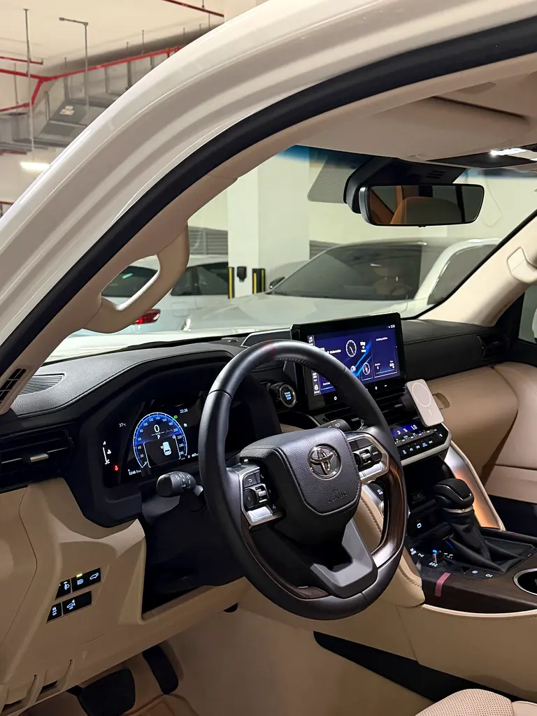 Toyota Land Cruiser GXR 2026, GCC Specs - Image 6