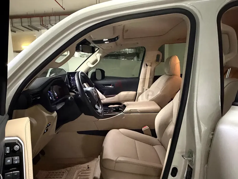 Toyota Land Cruiser GXR 2026, GCC Specs - Image 7