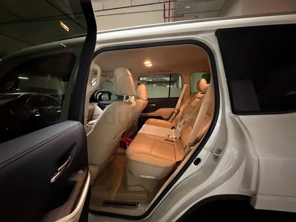 Toyota Land Cruiser GXR 2026, GCC Specs - Image 8