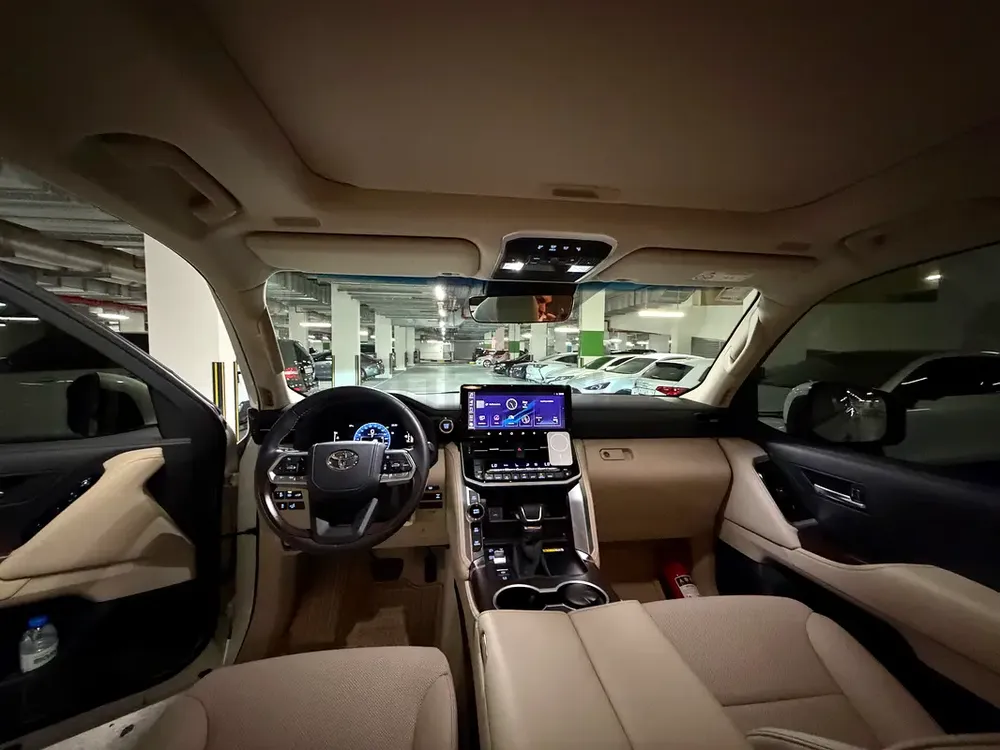 Toyota Land Cruiser GXR 2026, GCC Specs - Image 9