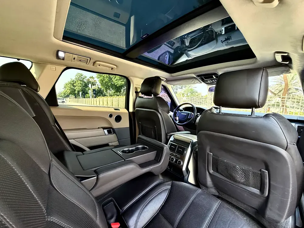 RANGE ROVER SPORT / GCC / 2015 / AGENCY MAINTENED / PERFECT CONDITION / DIRECT OWNER - Image 14
