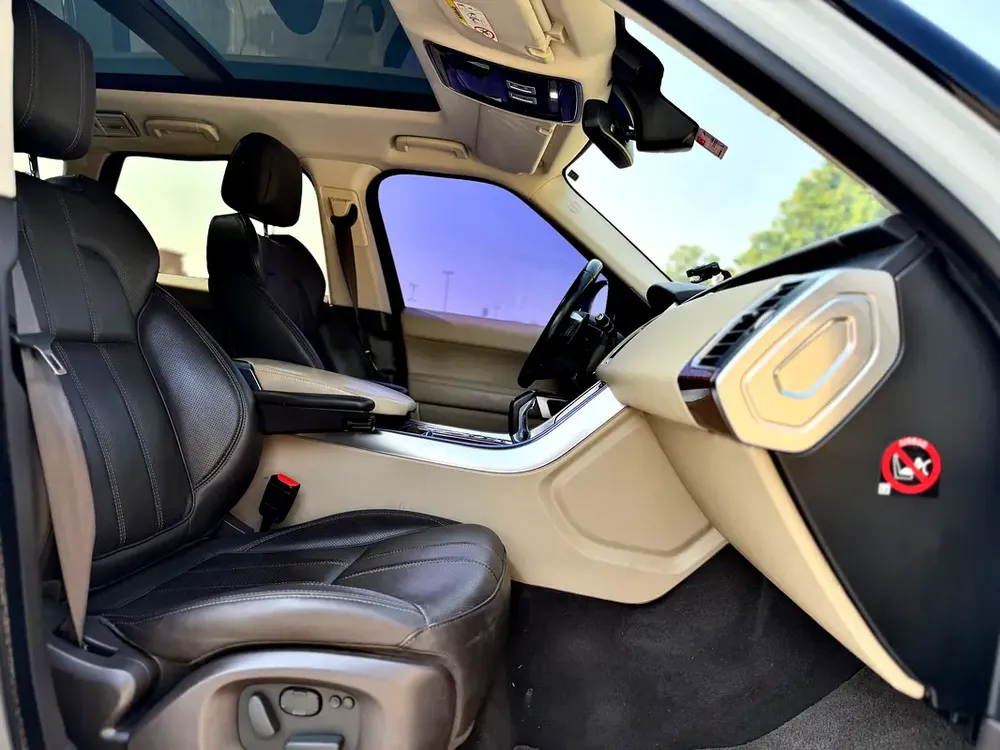 RANGE ROVER SPORT / GCC / 2015 / AGENCY MAINTENED / PERFECT CONDITION / DIRECT OWNER - Image 18