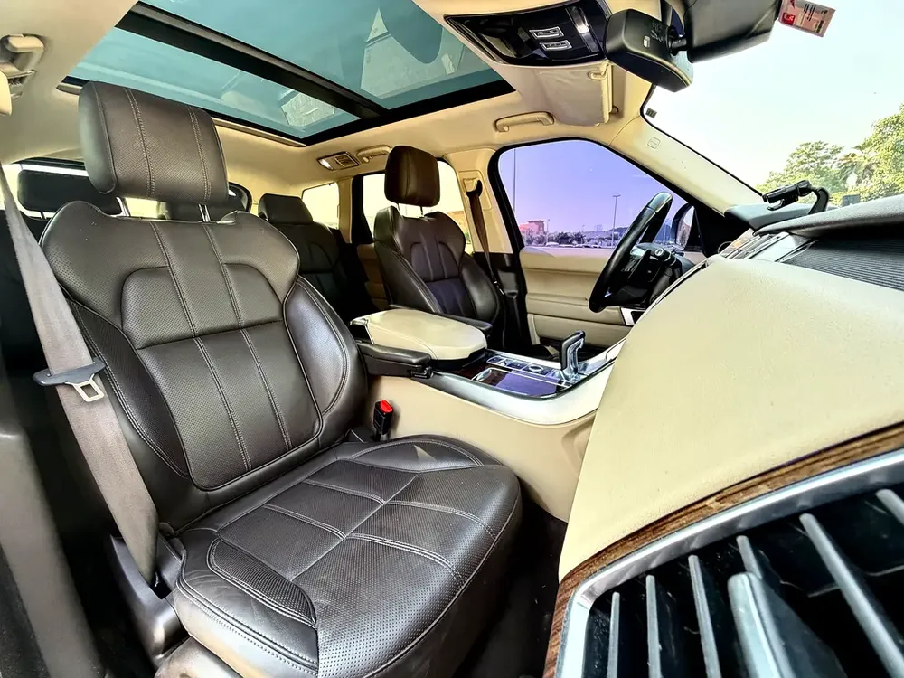 RANGE ROVER SPORT / GCC / 2015 / AGENCY MAINTENED / PERFECT CONDITION / DIRECT OWNER - Image 19
