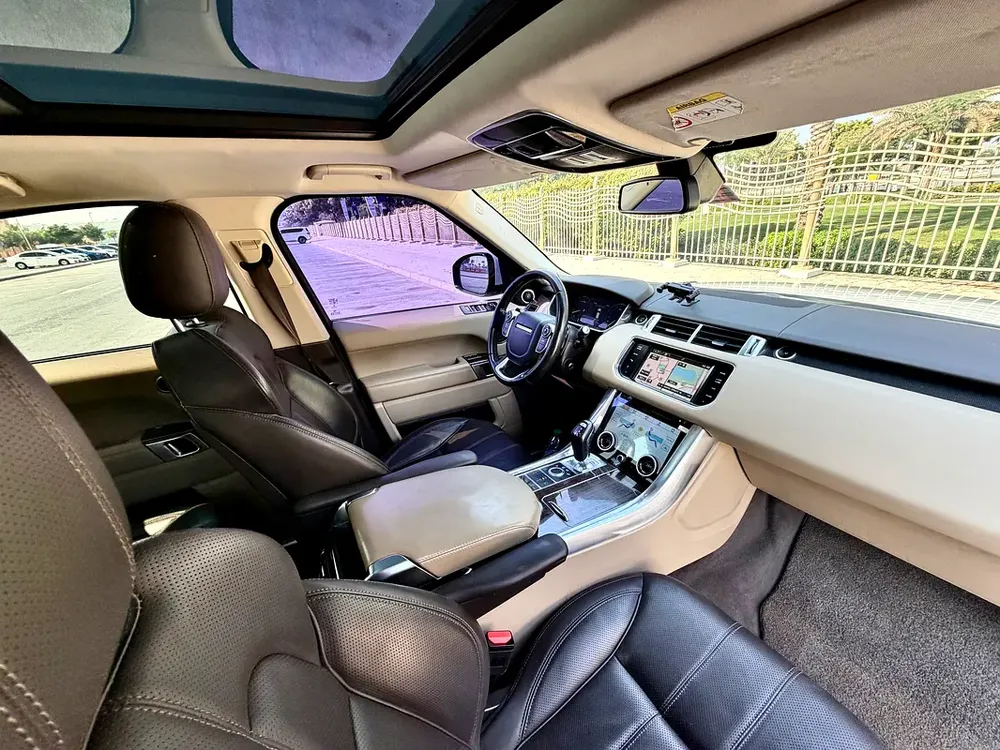 RANGE ROVER SPORT / GCC / 2015 / AGENCY MAINTENED / PERFECT CONDITION / DIRECT OWNER - Image 20