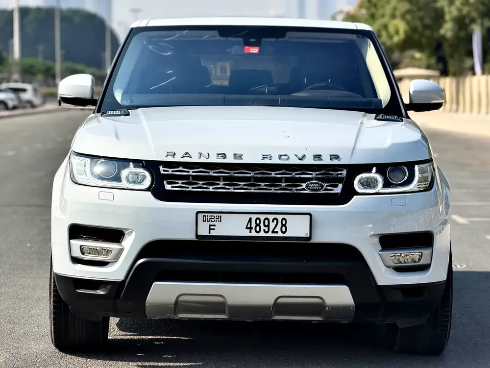 RANGE ROVER SPORT / GCC / 2015 / AGENCY MAINTENED / PERFECT CONDITION / DIRECT OWNER - Image 8