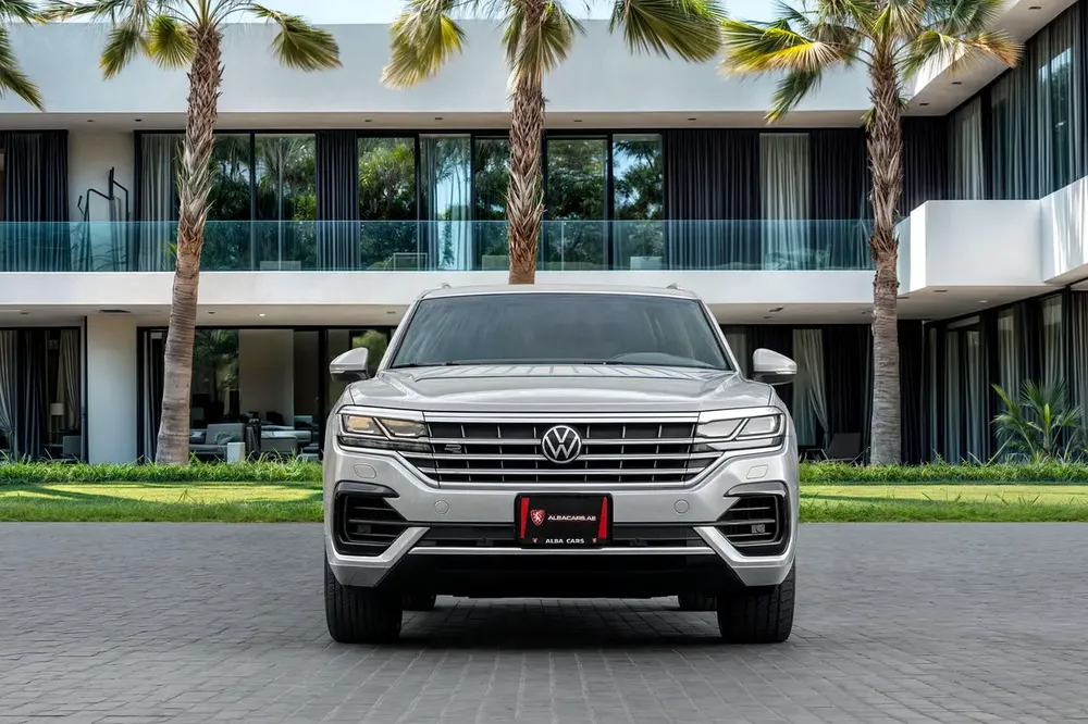 3,134 P.M | Touareg R-Line | 0% Downpayment | ONE OWNER! - Image 4