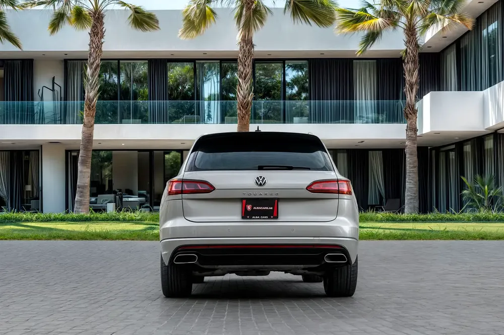 3,134 P.M | Touareg R-Line | 0% Downpayment | ONE OWNER! - Image 5