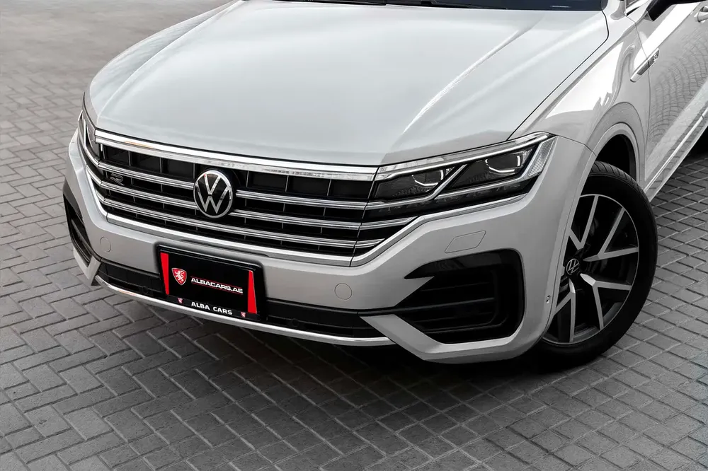3,134 P.M | Touareg R-Line | 0% Downpayment | ONE OWNER! - Image 7