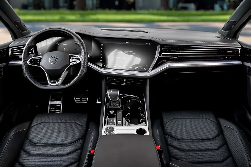 3,134 P.M | Touareg R-Line | 0% Downpayment | ONE OWNER! - Image 8